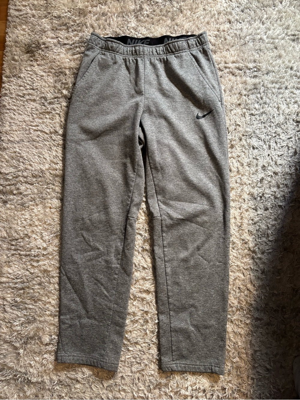 Nike Men’s Gray Heather Jogger Sweatpants